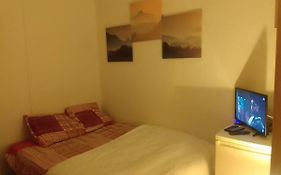 Simple Colocation Rooms
